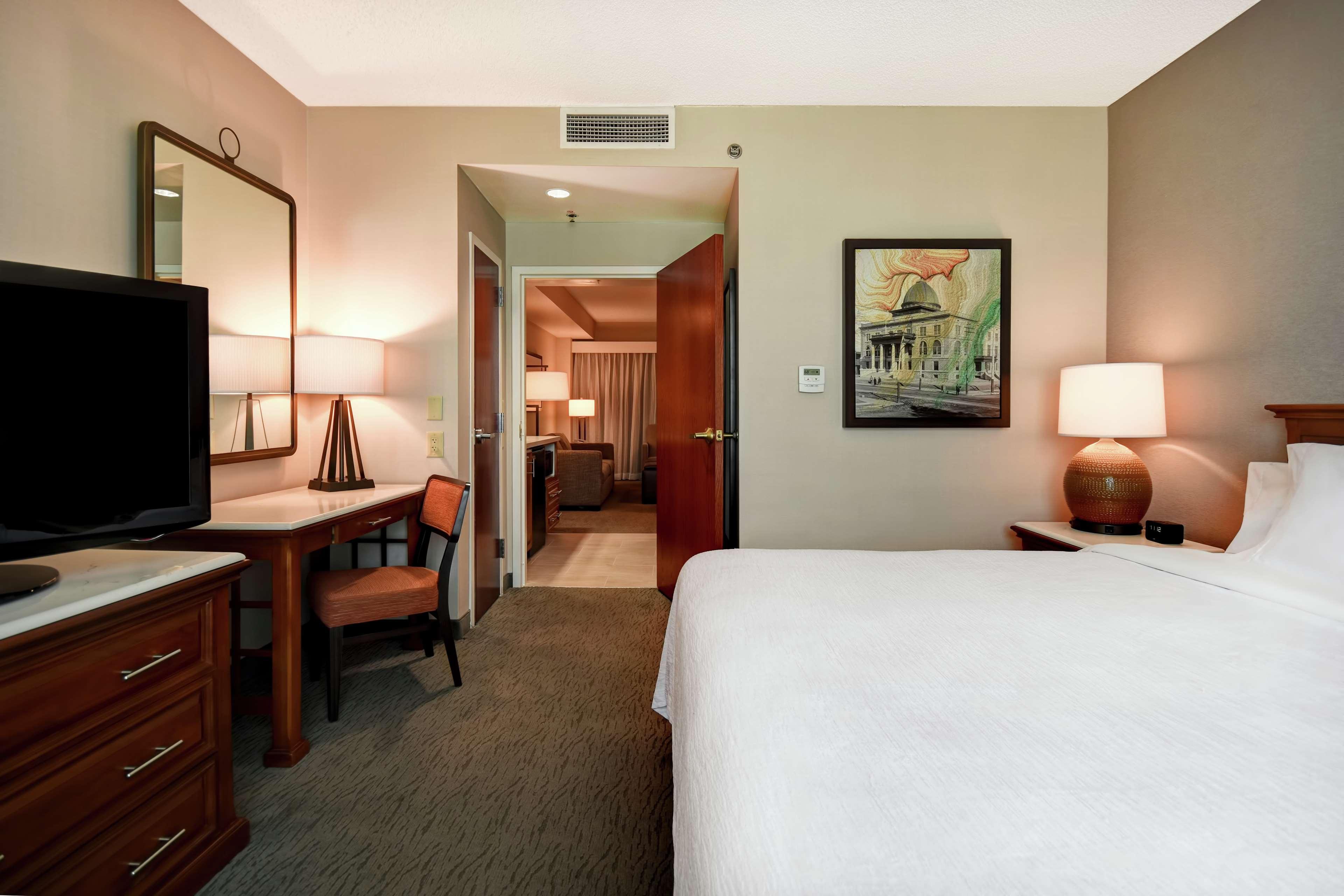 Embassy Suites Little Rock Buitenkant foto