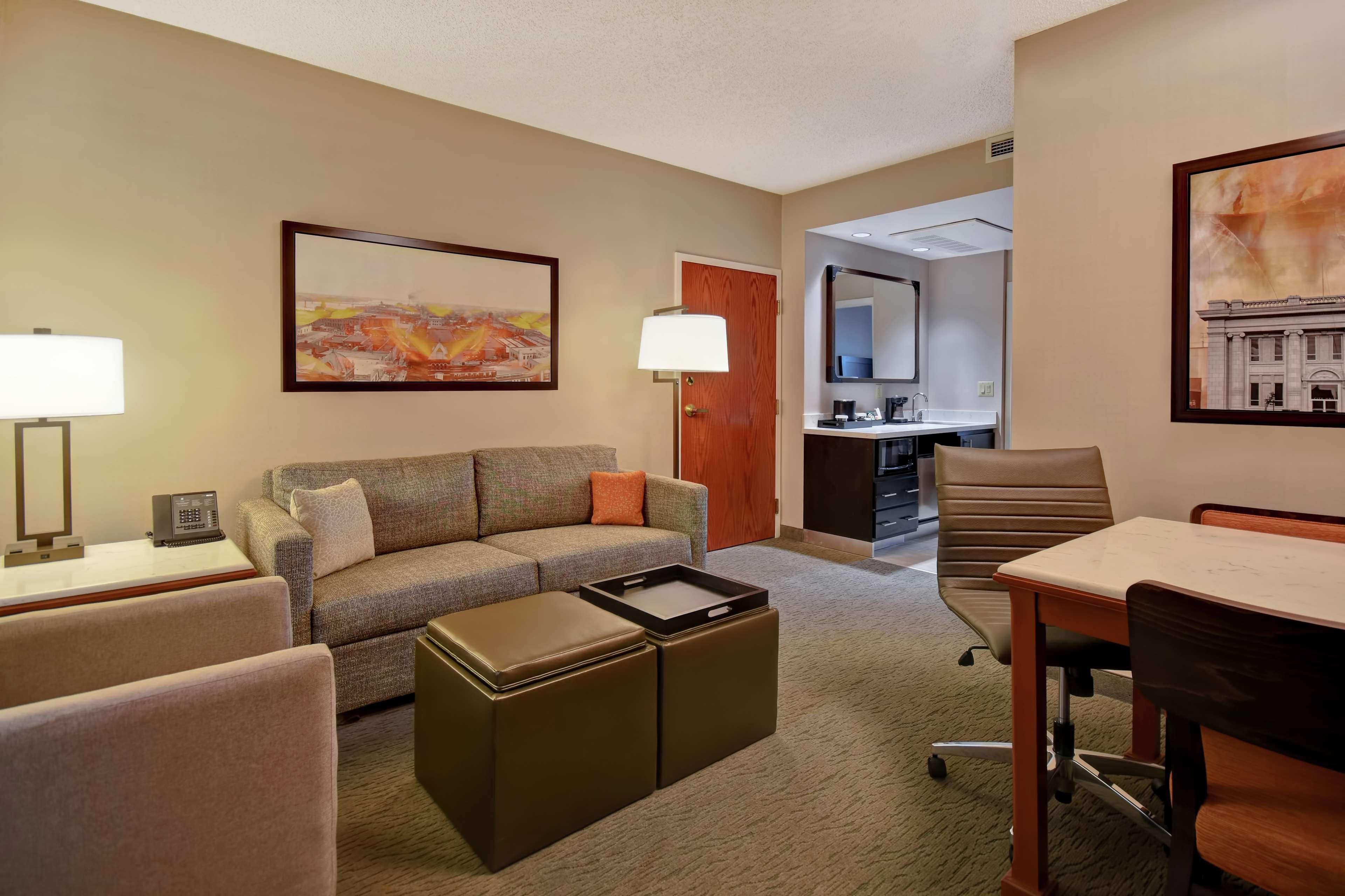 Embassy Suites Little Rock Buitenkant foto