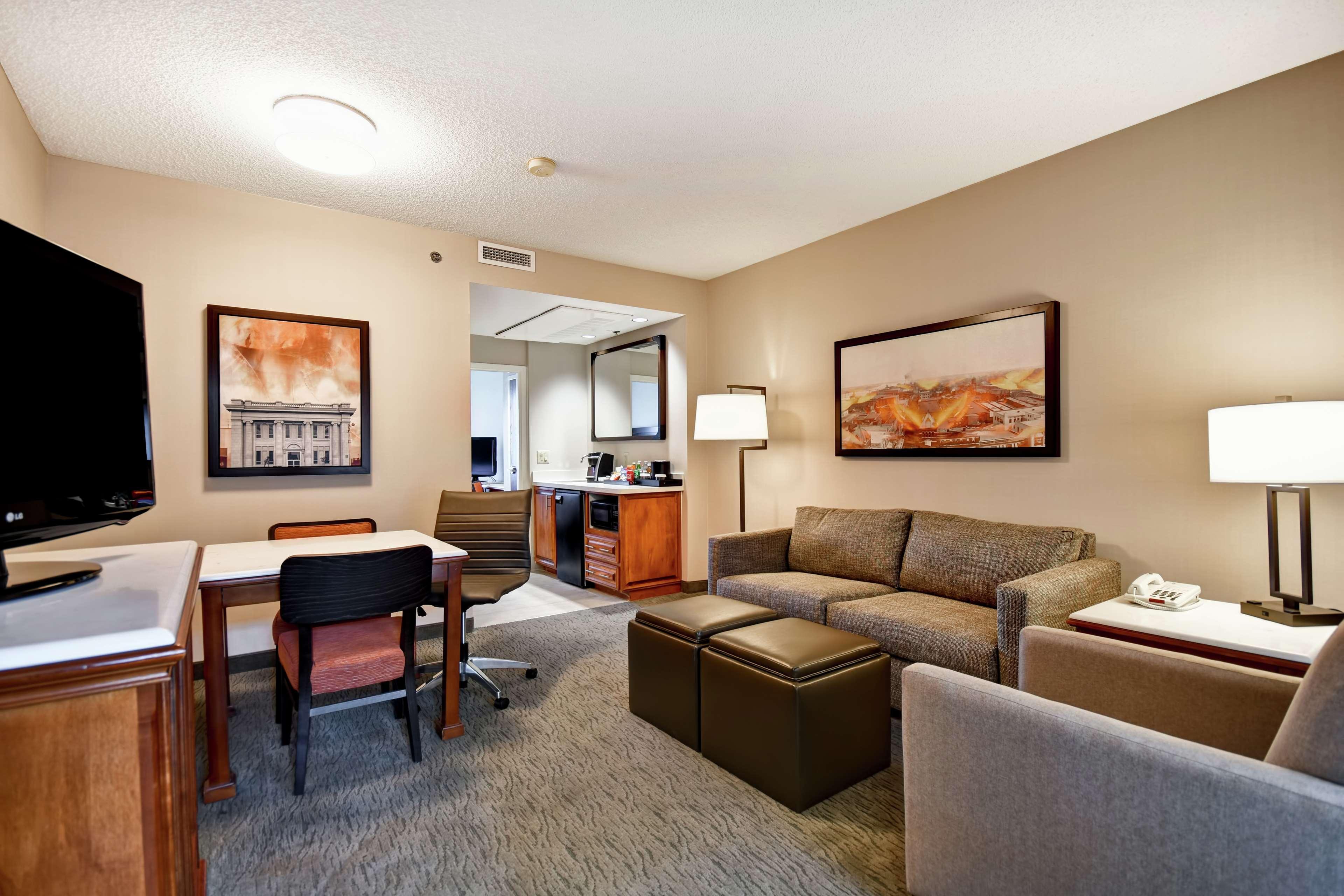 Embassy Suites Little Rock Buitenkant foto