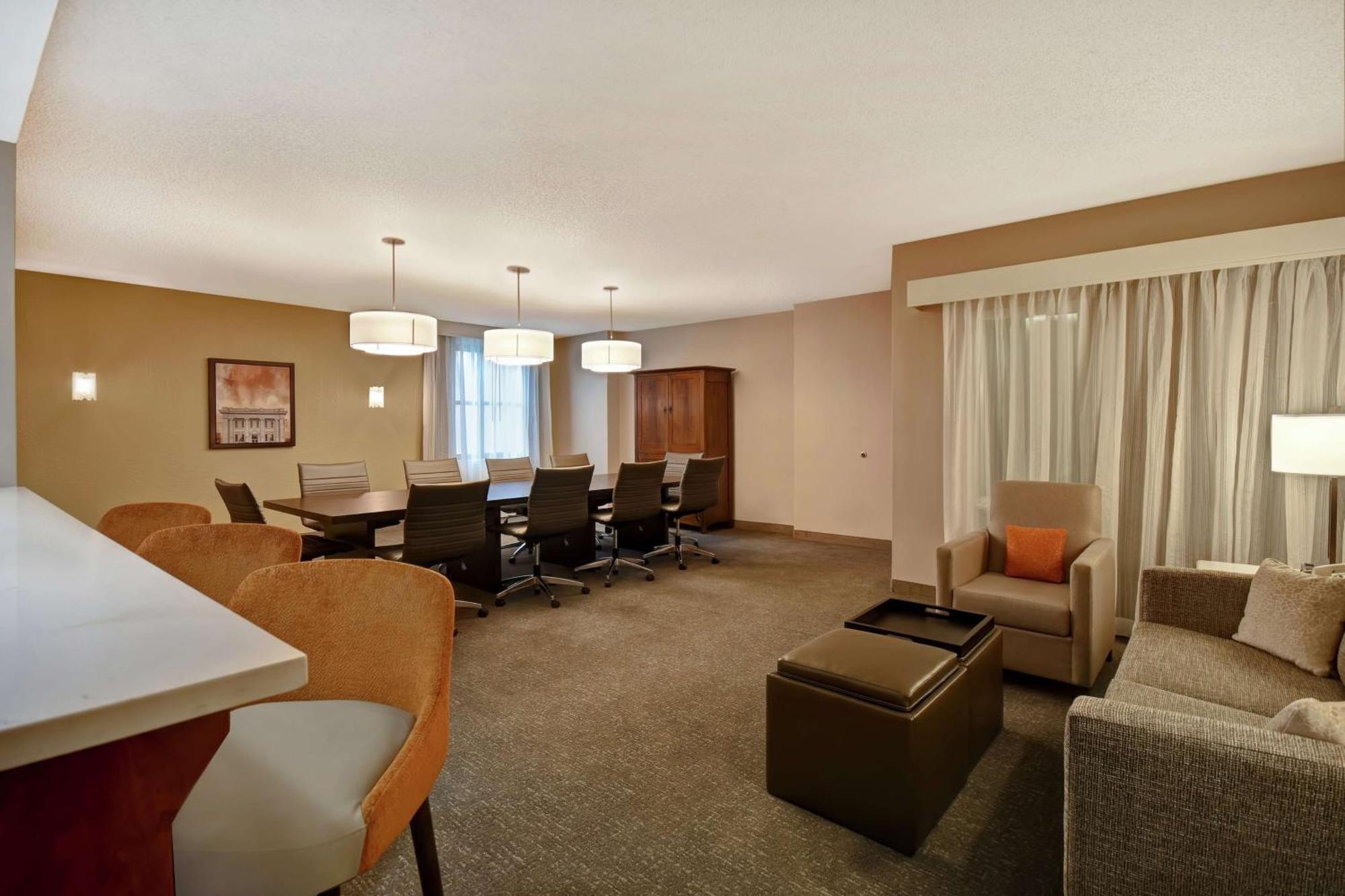 Embassy Suites Little Rock Buitenkant foto