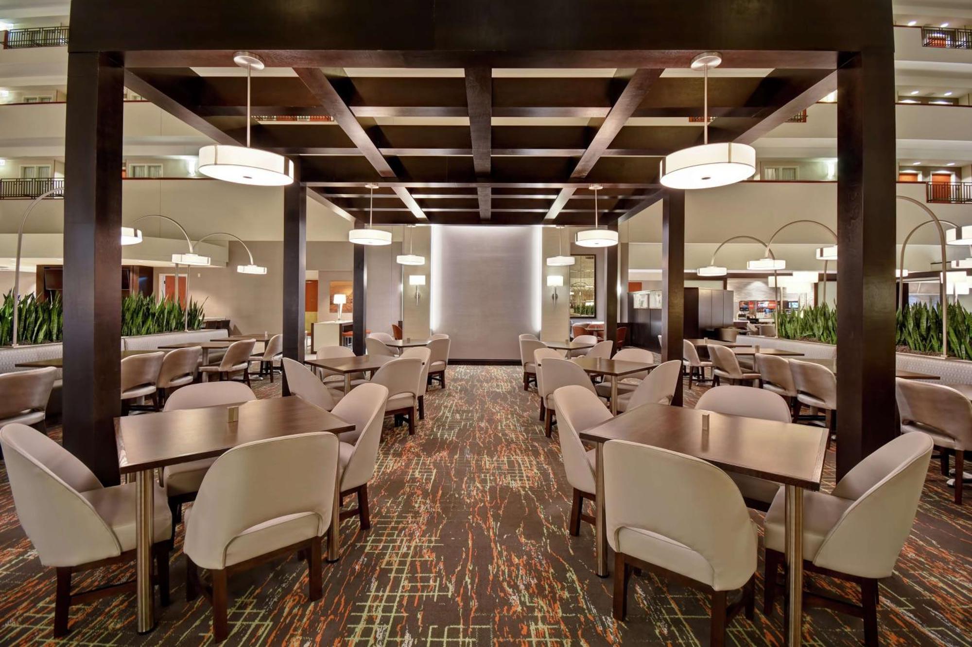 Embassy Suites Little Rock Buitenkant foto