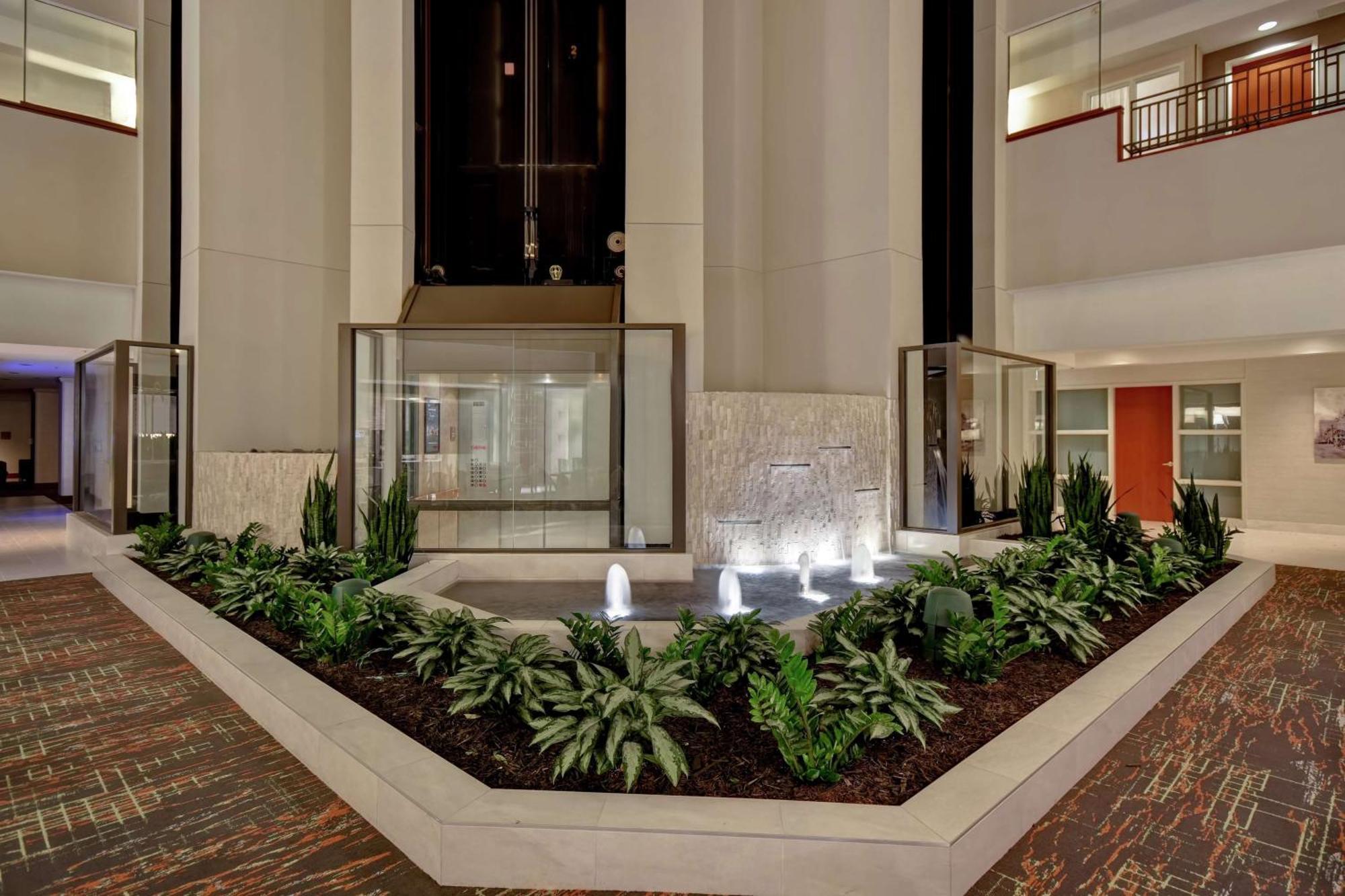 Embassy Suites Little Rock Buitenkant foto